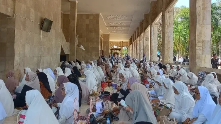 Pengajian Manaqib Sayyidah Khadijah Ajak Jemaah Teladani Akhlak Mulia