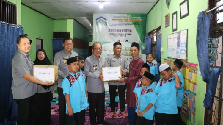 Kemenkum Kalsel Berbagi Kasih Sambut Hari Pengayoman Ke-81 Bersama Anak Yatim
