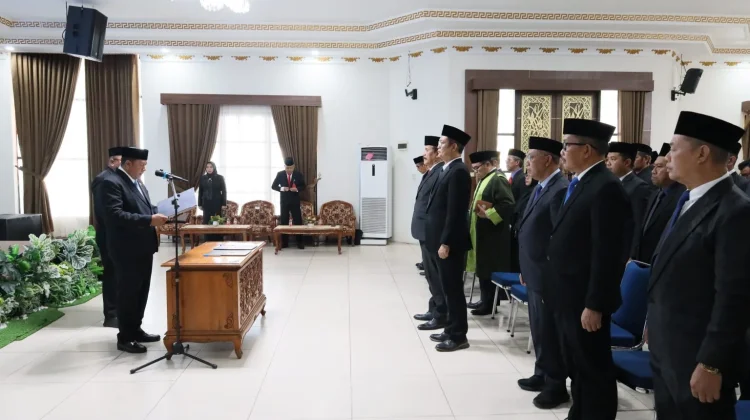 Bupati Barito Kuala Lantik Penjabat Sekda dan Kepala Bapperinda