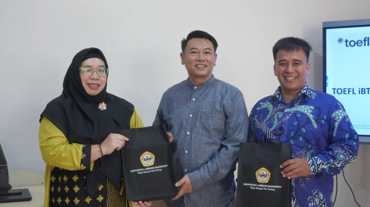 ULM Perkuat Kompetensi Pengajar Melalui Training TOEFL iBT Nasional