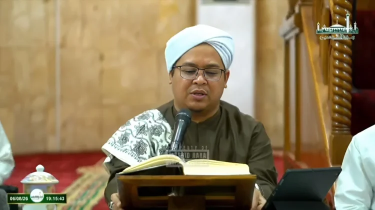 Ustaz Ilham Humaidi Ajak Jemaah Isi Umur dengan Amal Saleh