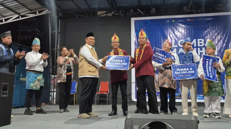 Pemadihin Asal Aluh-Aluh Sabet Juara Lomba Madihin Lima Abad Banjarmasin