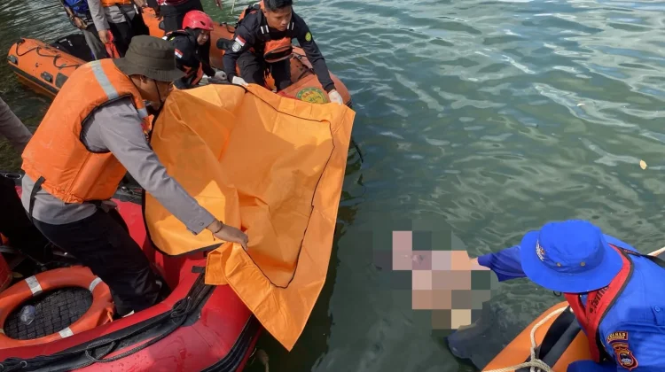 Tiga Hari Hilang SAR Temukan Korban Tenggelam di Danau Kampung Batu Harang
