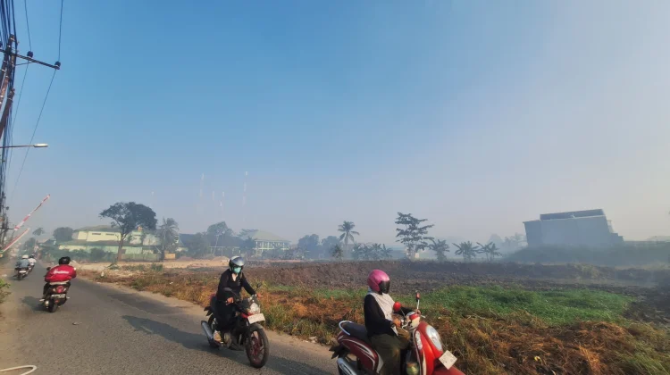 Kabut Asap Pekat Selimuti Banjarmasin