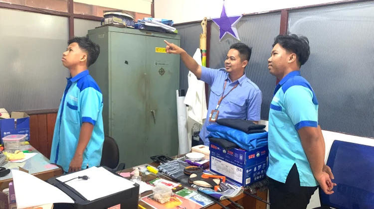 Siswa SMK Muhammadiyah 3 Banjarmasin Perdalam Keterampilan di RRI Banjarmasin