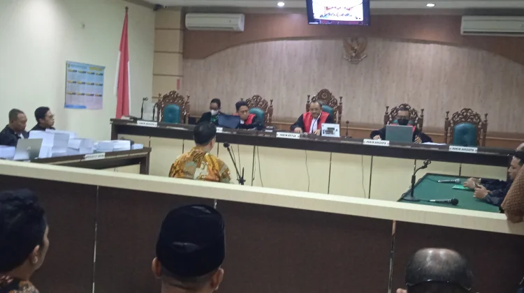 Mantan Kajari HSU Dituntut 5 Tahun 10 Bulan Penjara