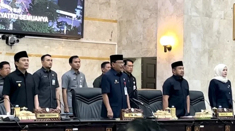 Rapat Paripurna DPRD, Pendapatan Kalsel Naik 5,56 Persen
