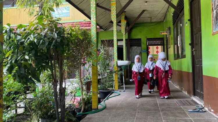 Udara Mulai Tercemar Asap Karhutla, Kenapa Banjarmasin Belum Geser Jam Sekolah?