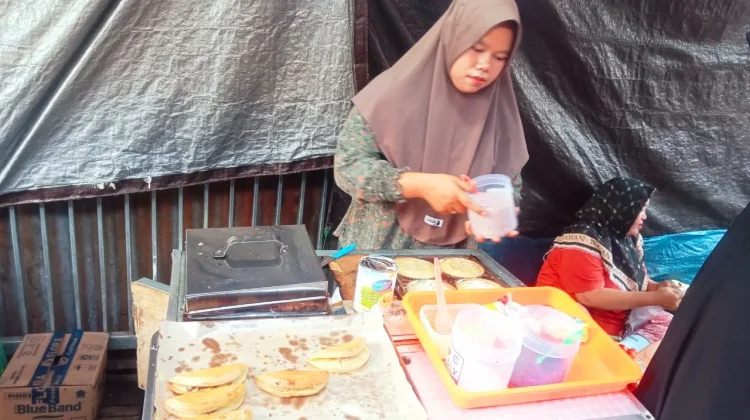 Terang Bulan Mini Rp2000 Laris Manis di Pasar Gang Amal
