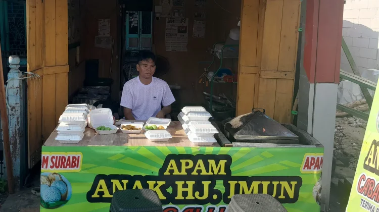Kue Apem Barabai Buka di Jalan Masjid Jami Banjarmasin