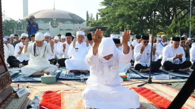 Gubernur Bersama Ulama, Forkopimda, Masyarakat Berdoa Meminta Turun Hujan