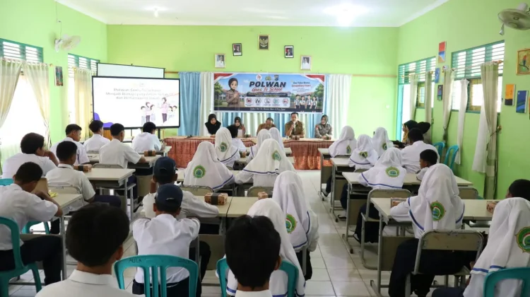 Polwan Goes To School, Edukasi Siswa SMPN 2 Martapura Tentang Kenakalan Remaja