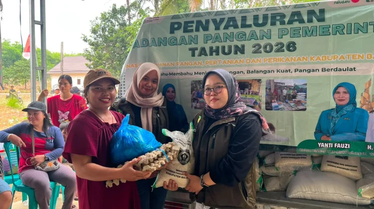 Pemkab Balangan Salurkan 750 Kg Beras CPP untuk Warga Desa Mamigang