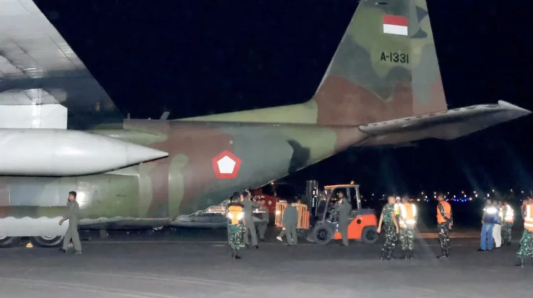 Hercules TNI AU Bawa Bantuan Presiden untuk Penanganan Karhutla di Kalsel
