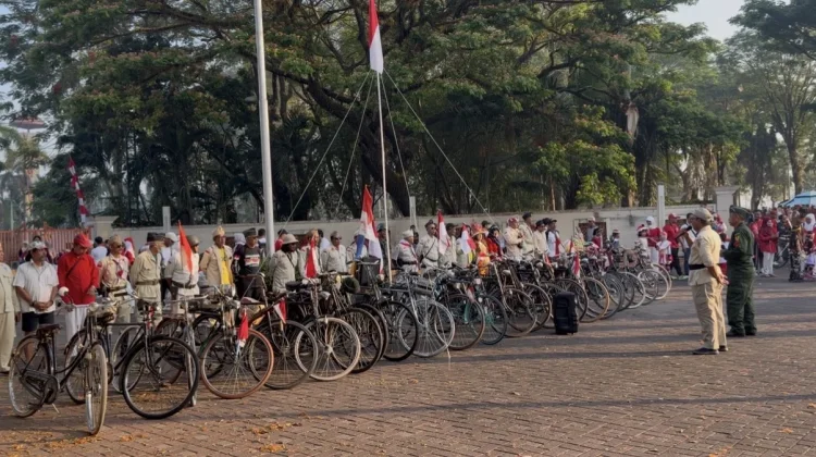 Saban Banjarmasin Maknai Kemerdekaan melalui Sepeda Antik