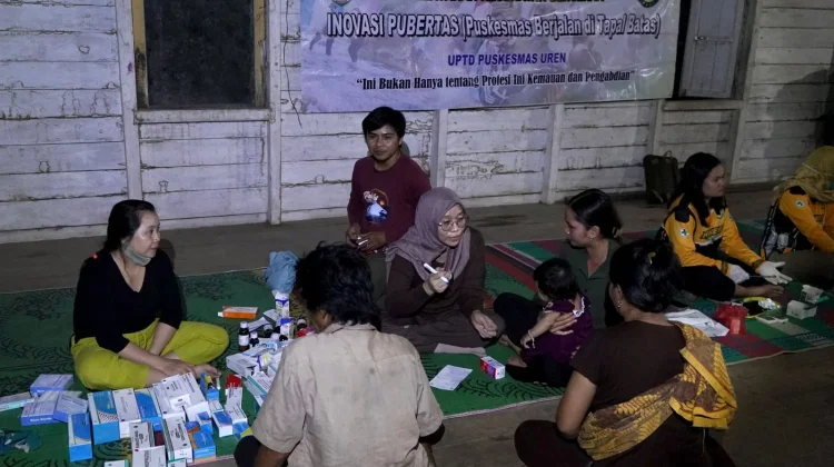 Tembus Pedalaman, Puskesmas Uren Buka Layanan Gratis di Tapal Batas