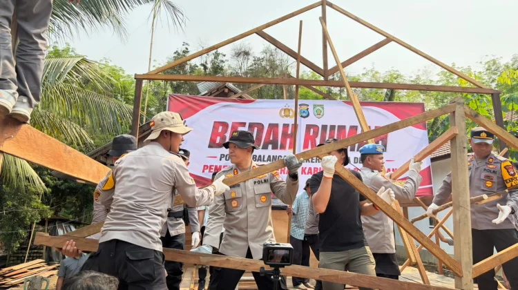Polres dan Pemkab Balangan Bedah Ratusan Rumah Warga Tak Layak Huni