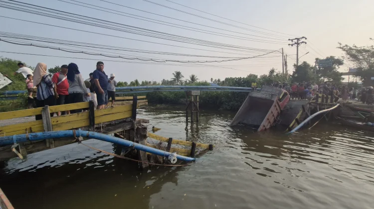 Jembatan Mantuil Ambruk, Akses Darat Putus Total