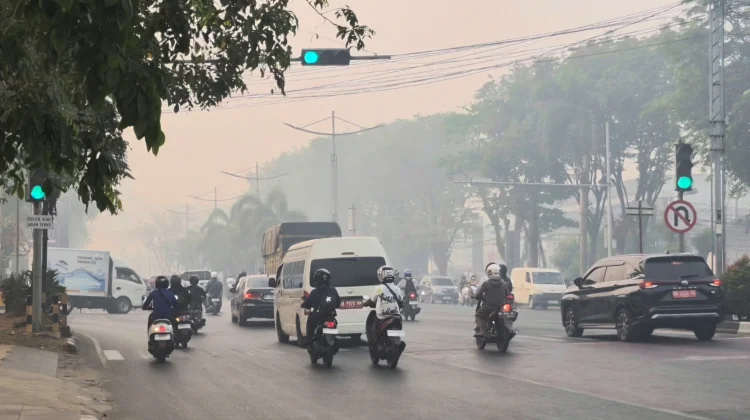 Kabut Asap Pekat Kembali Selimuti Banjarmasin Hari Ini