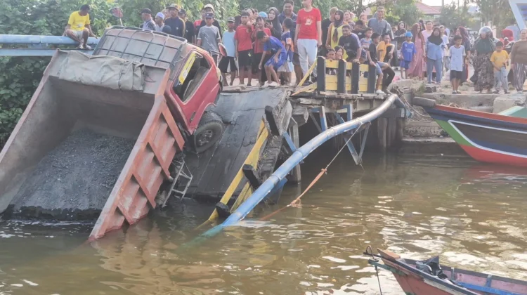 Pipa Tertarik Jembatan Ambruk, PAM Bandarmasih Pastikan Suplai Air Lancar