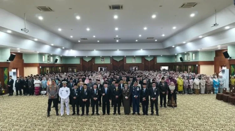Satyalancana Karya Satya Diterima Ratusan PNS Pemprov Kalsel