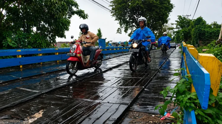 Ratusan Jembatan Kayu Banjarmasin Termakan Usia, PUPR Bisa Apa?