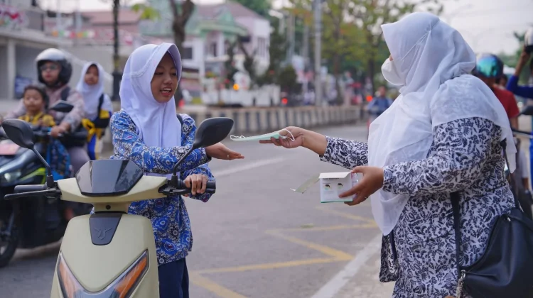 Tekan Risiko ISPA, IBI Balangan Bagikan 1.000 Masker Gratis