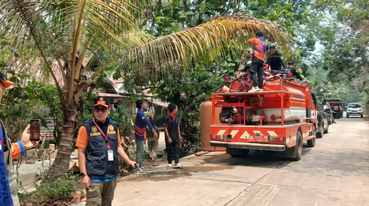 Kemarau Panjang Picu Krisis Air, BPBD Balangan Salurkan Bantuan ke Halong