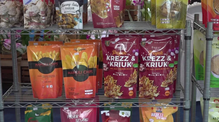 Pelaku UMKM Tabalong Diberikan Layanan Desain Kemasan Produk dan Stiker Gratis