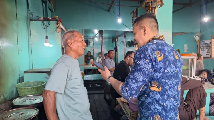 Warung Hallo, Legenda Kuliner Pagi di Pasar Lama Banjarmasin