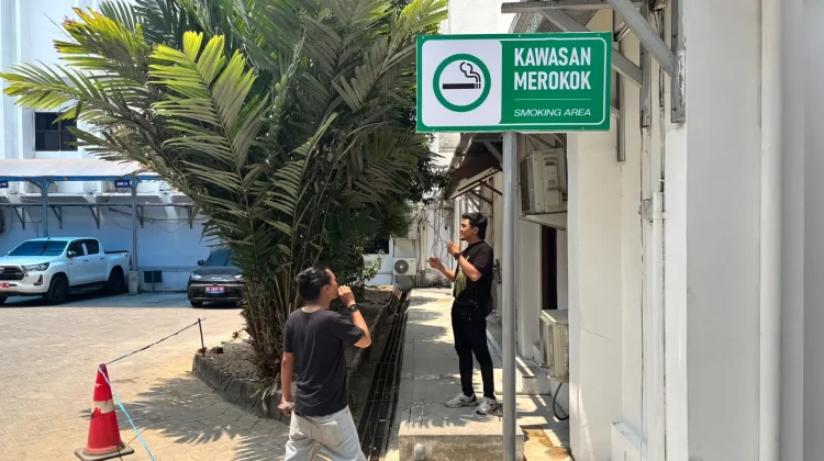 Merokok Silakan, Asal di Tempatnya: Bagian Umum Sediakan Smoking Area