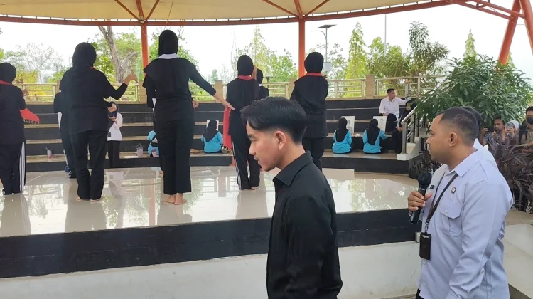 Wapres Cek Kesehatan Siswa Sekolah Rakyat di tengah Ancaman Asap Karhutla