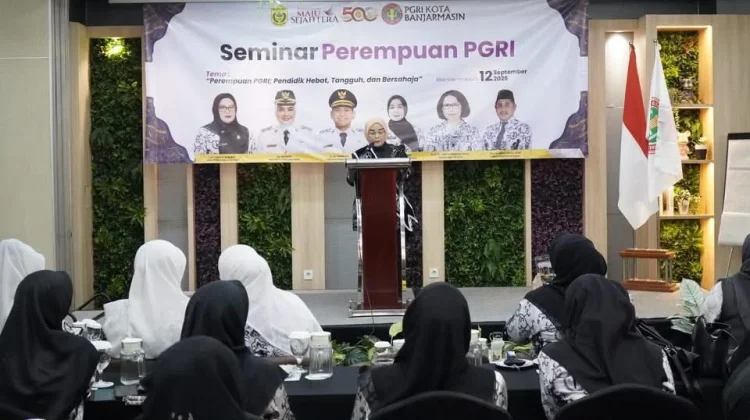 Seminar Perempuan PGRI, Ibunda Guru Dorong Guru Perempuan Saling Menguatkan