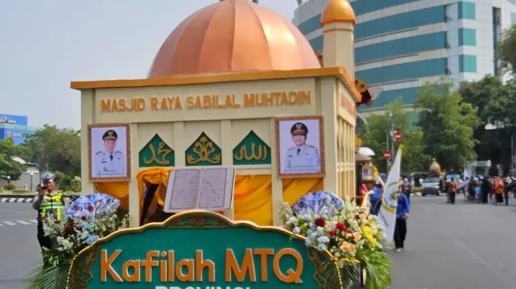 Mobil Hias Kalsel Bawa Pesan Al-Qur’an dan Budaya Banua di Pawai MTQ Nasional