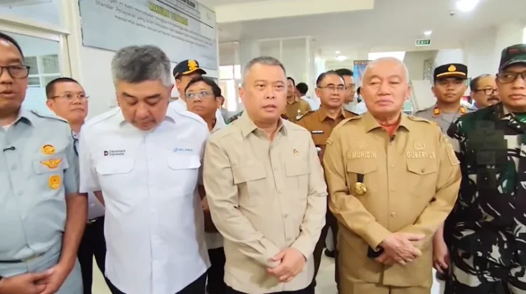 Menhub dan Gubernur Kalsel Kunjungi Korban KM Virgo di RSUD Ulin