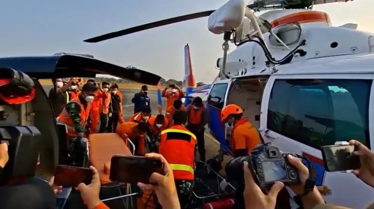 Helikopter Polairud Bawa Satu Korban Meninggal KM Virgo ke Banjarbaru