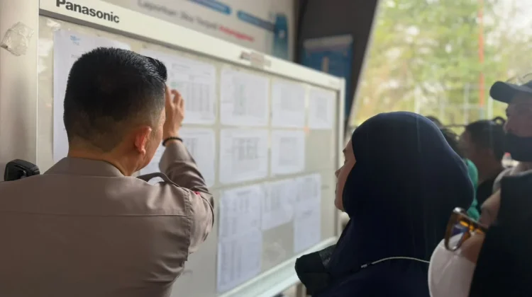 Keluarga Korban KM Virgo 8 Sulit Dapatkan Informasi di Pelabuhan Trisakti