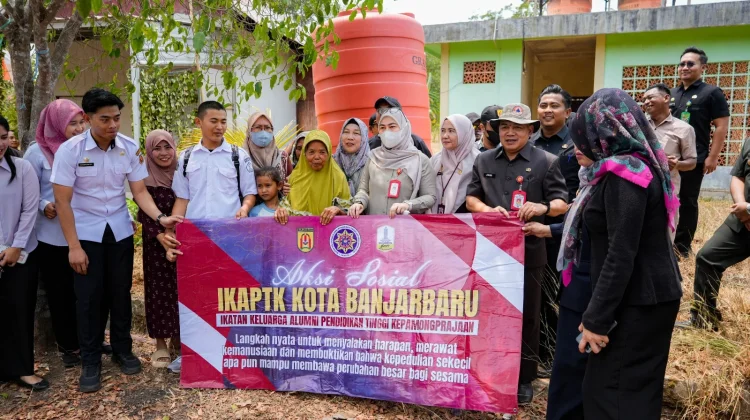 Kemarau Panjang, Wali Kota Banjarbaru Salurkan Bantuan Air Bersih
