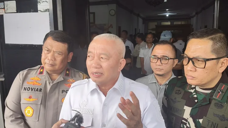 Gubernur Muhidin Beri Bantuan Pribadi Rp5 Juta untuk Korban Selamat KM Virgo
