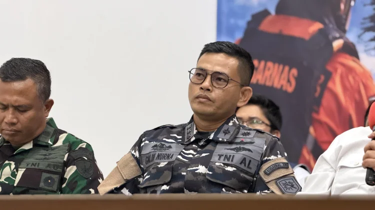 TNI AL Tandai Lokasi Tenggelam KM Virgo Transport 8
