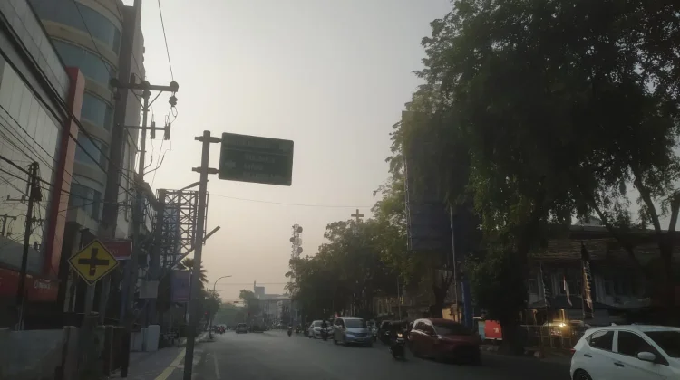 Kalsel Hari ini Cerah Berawan, Bandara Syamsudin Noor Berkabut Asap