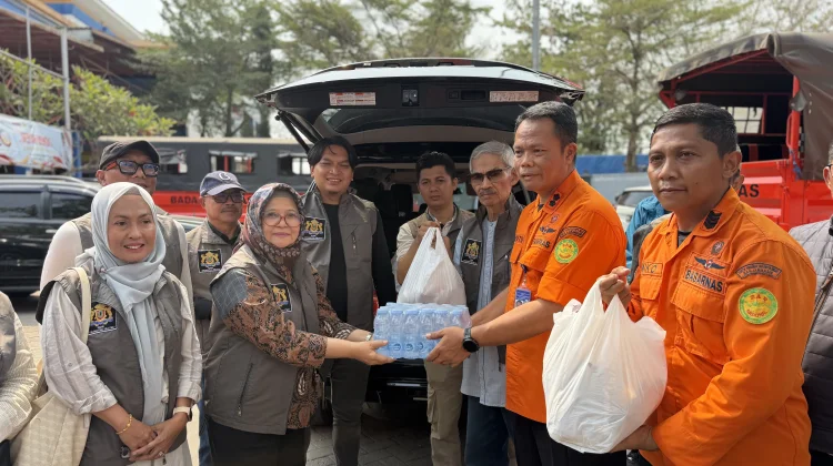 Dukung Operasi SAR, Kadin Kalsel Salurkan Bantuan untuk Keluarga Korban KM Virgo