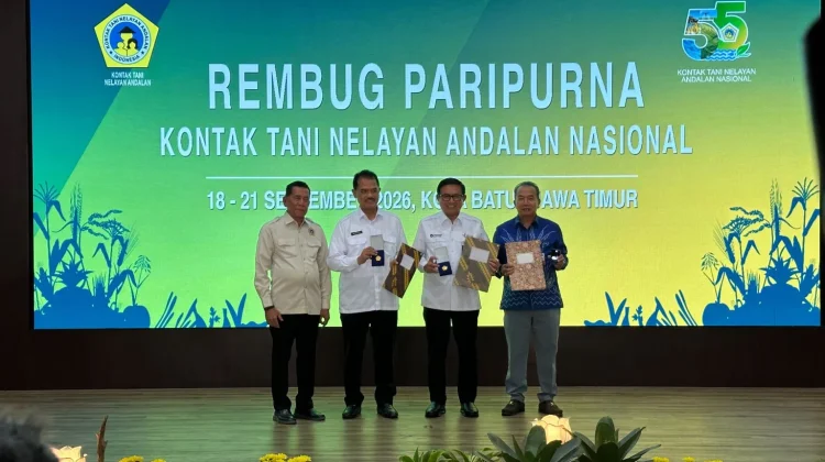 Gubernur Kalsel Terima Penghargaan Adhi Bhakti Tani Nelayan Utama