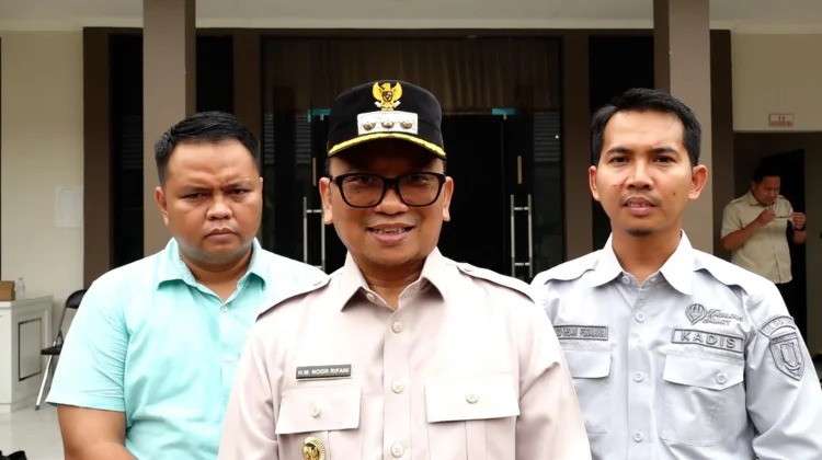 Pembagian Seragam Gratis dari Pemkab Tabalong, Penjahit Lokal Dapat Orderan