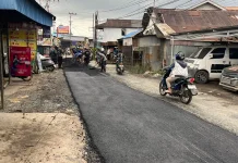 Blak-Blakan! PUPR: Air Kalahkan Aspal Jalan Pekapuran Raya