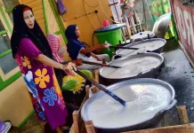 Masjid Sabilal Siapkan Bubur Legenda Menu Berbuka Puasa