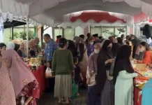 Ratusan Warga Serbu Pasar Murah, Ada Paket Sembako Sampai Produk UMKM