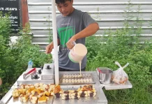 Kue Pukis Buatan Mas Gareng Rame Dikunjungi Pembeli
