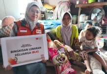 Kado Ramadan untuk Nenek Pengajar Ngaji di Banjarmasin