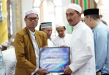 Bupati  Serahkan Hibah Untuk FEBI IAI Darussalam